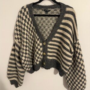 Blu Pepper Gray and Cream Patterned Cardigan